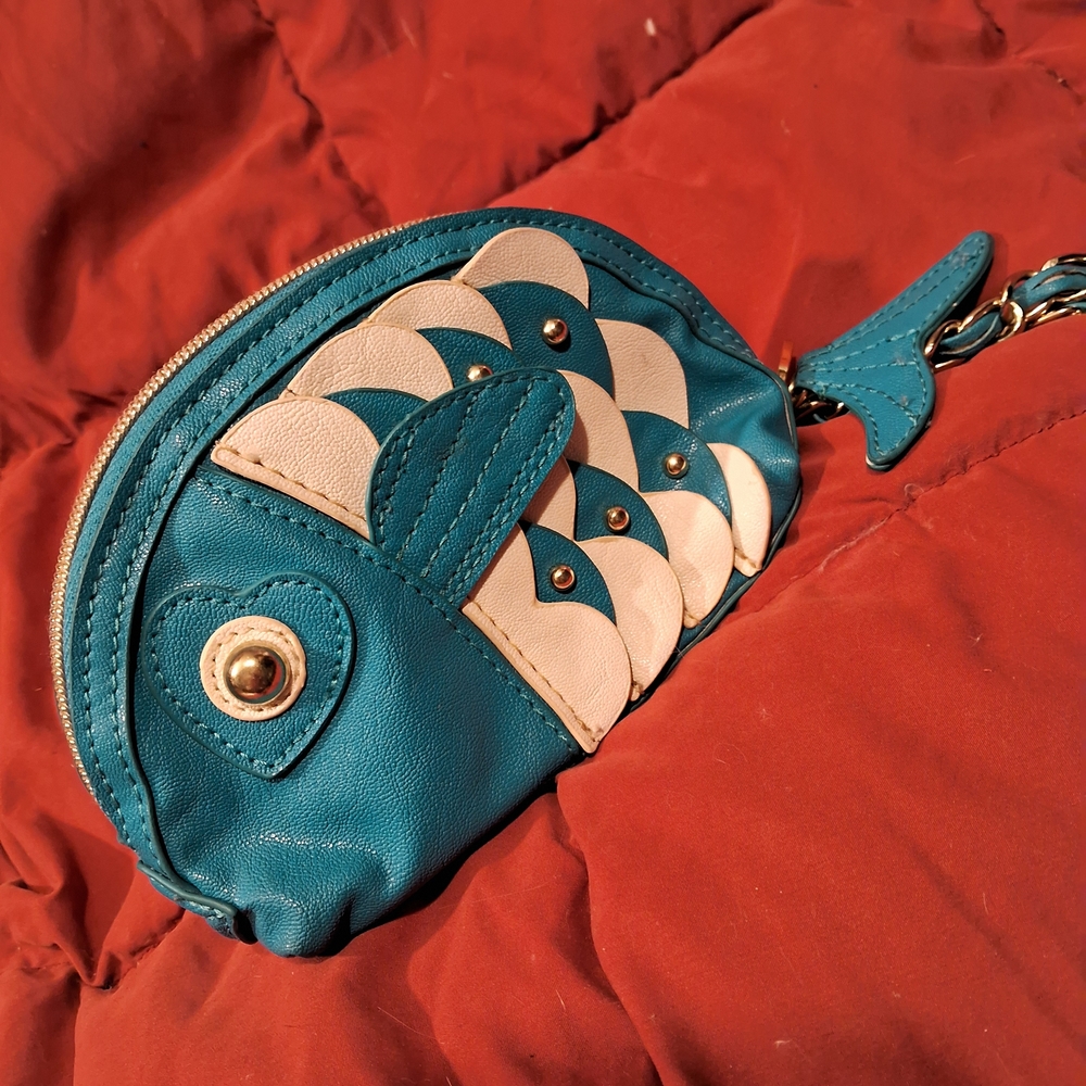 Betsey Johnson Blue Fish Clutch - Picture 2 of 6